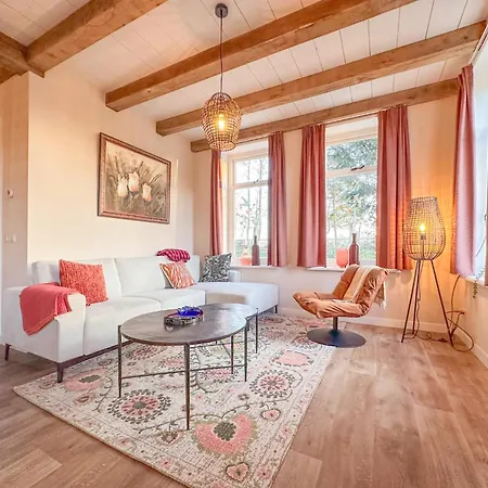 View Hébergement de vacances *